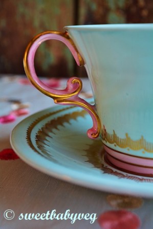 I just love this shot of pink on these pretty cups! I have painted a little white cupboard especially for them in my utility room.